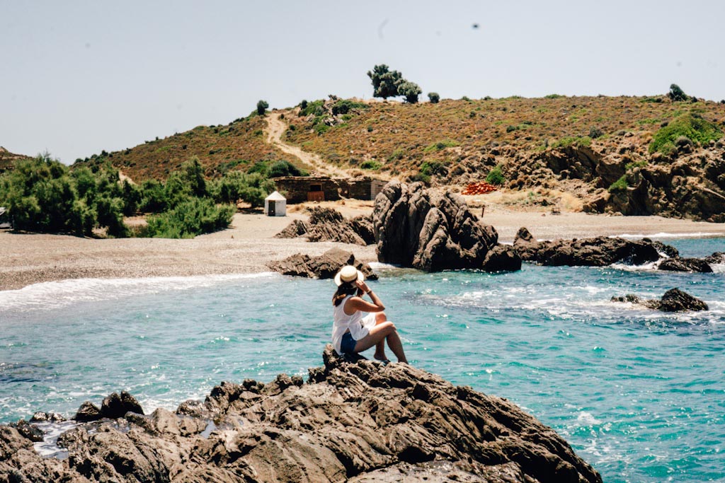 Karaburun plajları ve koyları: denize girilecek 14 yer