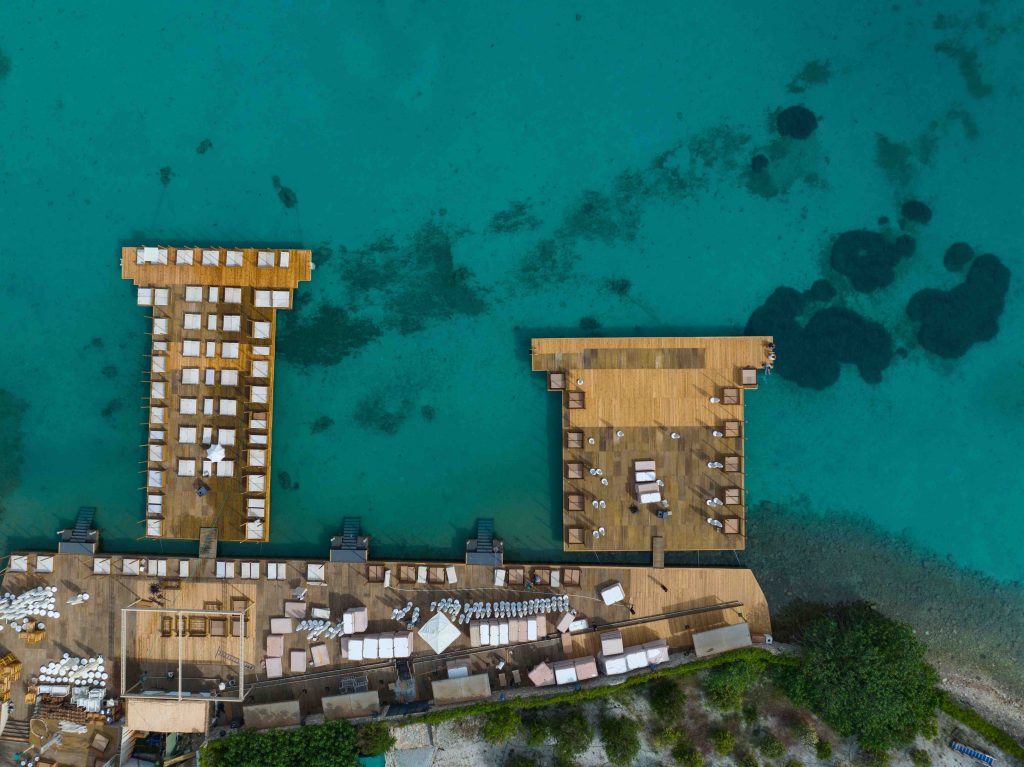 Ayayorgi Koyu, Çeşme
