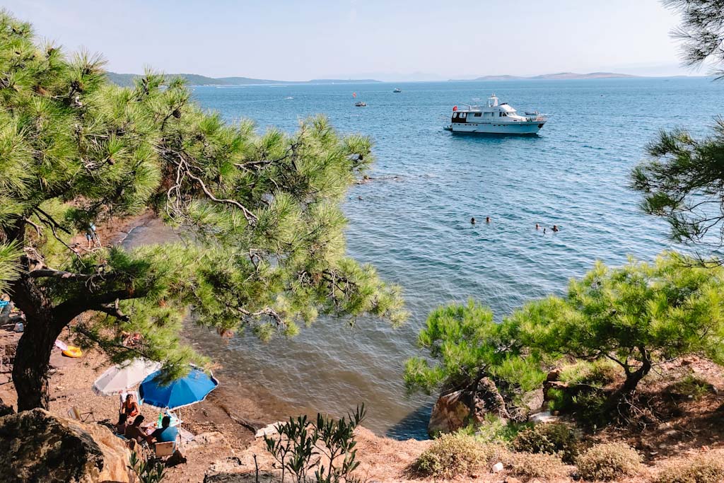 Ortunç Koyu (Cunda)