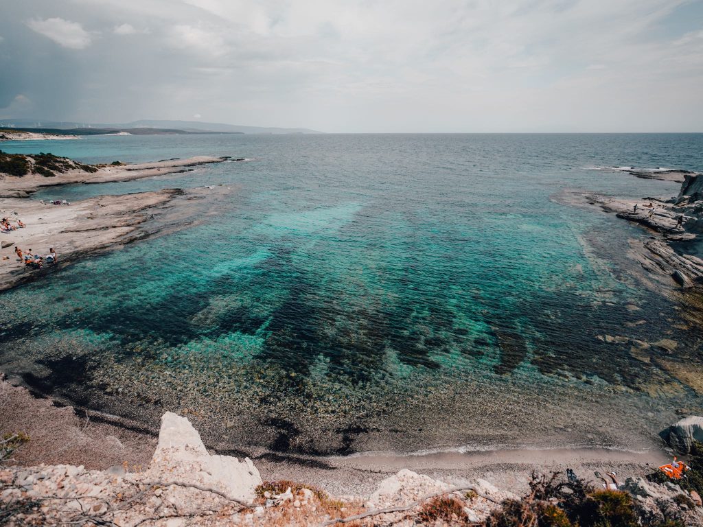 Delikli Koy, Çeşme