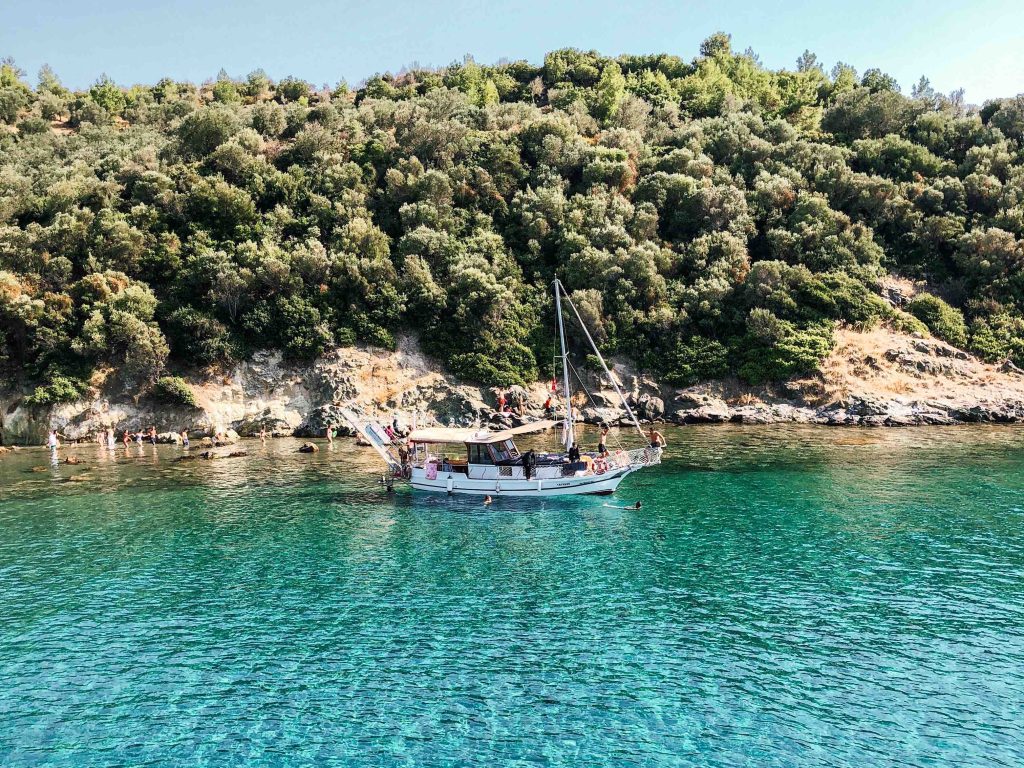 İzmir’in en güzel plajları ve koyları: yerlisinden 15 tavsiye