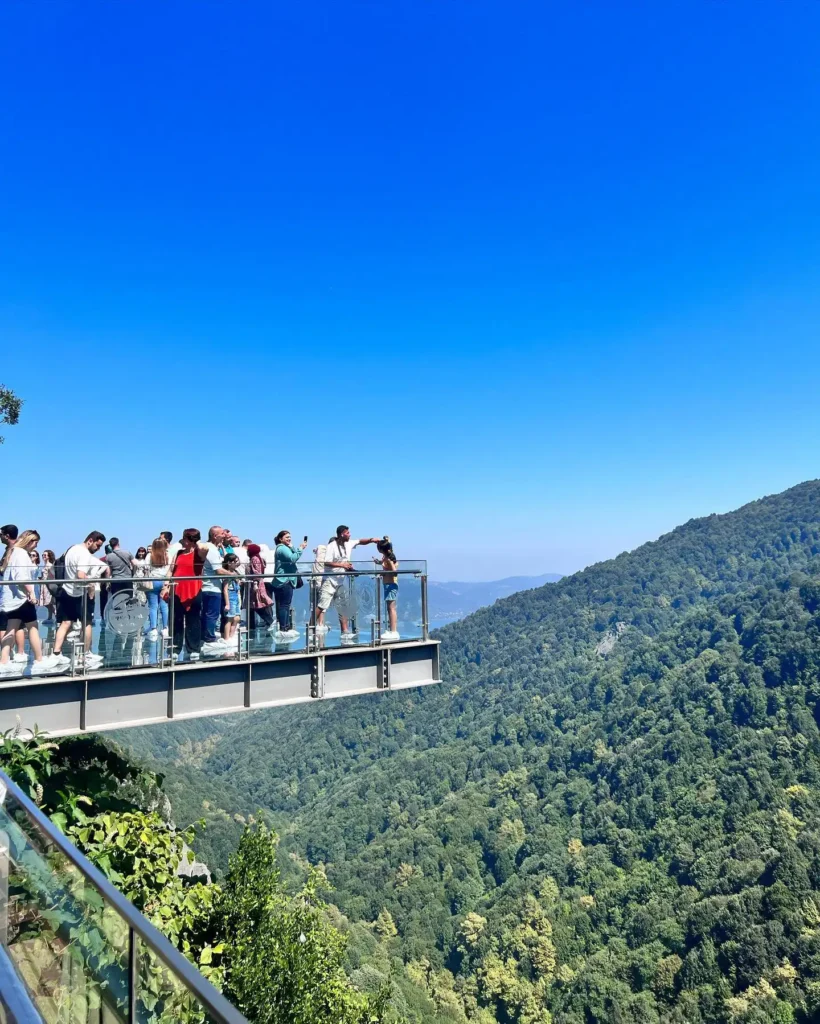 Ayrı Gezegen Cam Terası