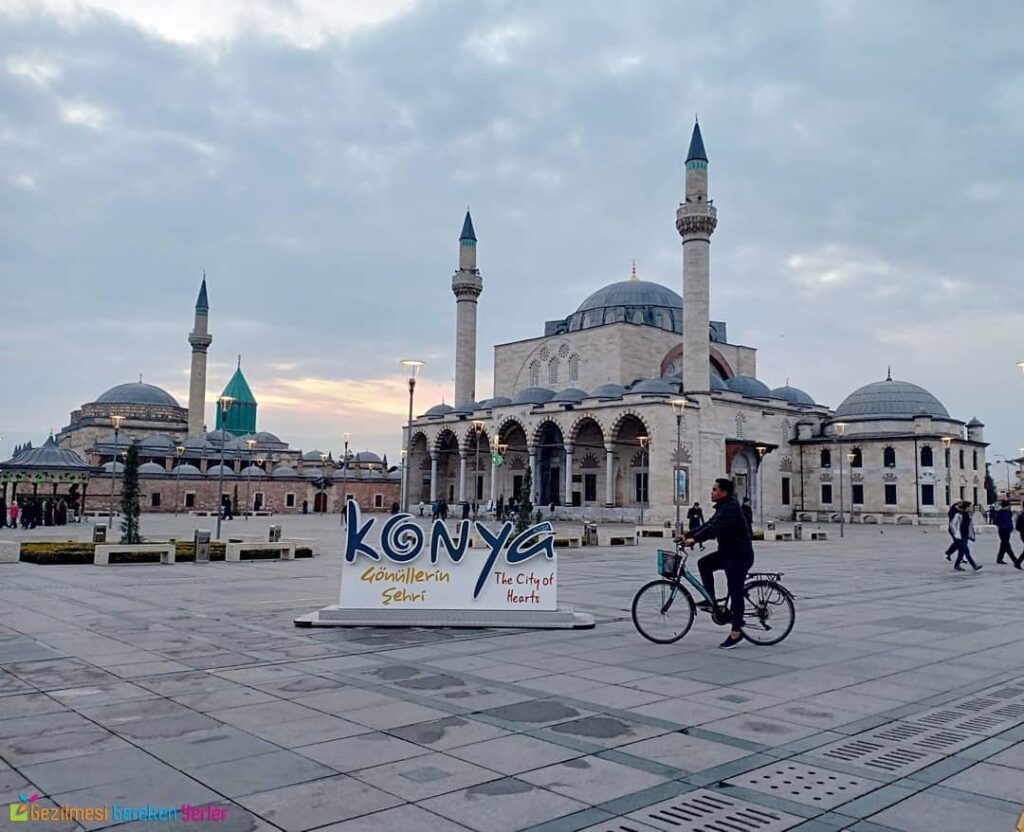 Mevlana Müzesi ve Türbesi