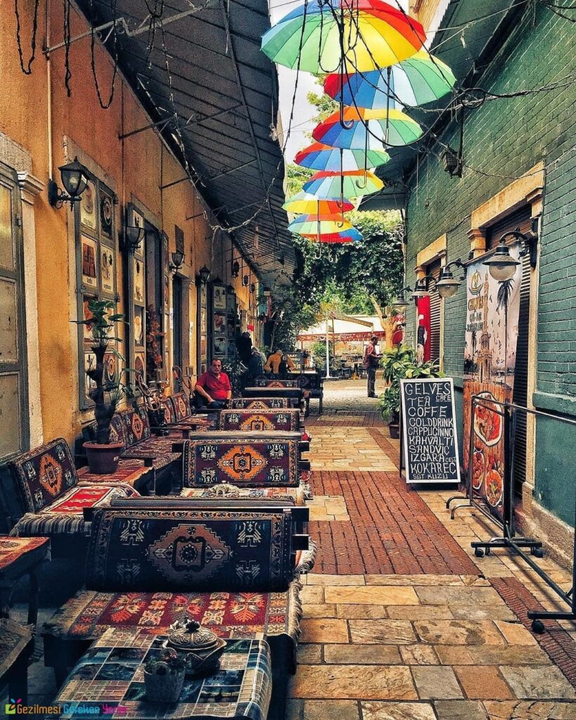 İzmir Kemeraltı Çarşısı ve Gezilecek Yerler