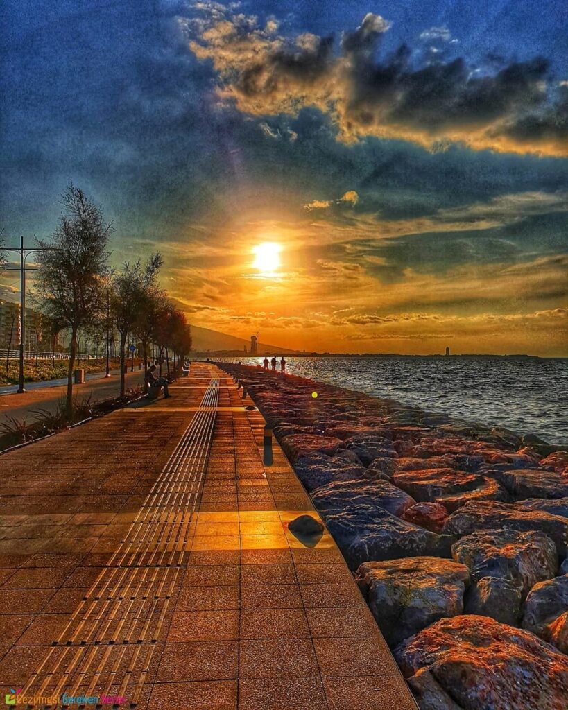 İzmir Kordon Boyu - İzmir Gezilecek Yerler
